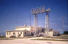 Midway Transmitter Site building - LoRes.JPG (94706 bytes)