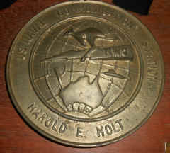 plaque-holt-1301-02.JPG (1110727 bytes)
