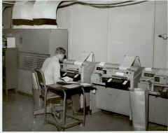 Guam Communications Station 185.jpg (623634 bytes)